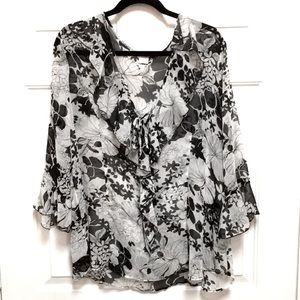 Boho Black & White Floral Peasant Blouse w/Ruffled V-neck & Bell Sleeve Size 2X
